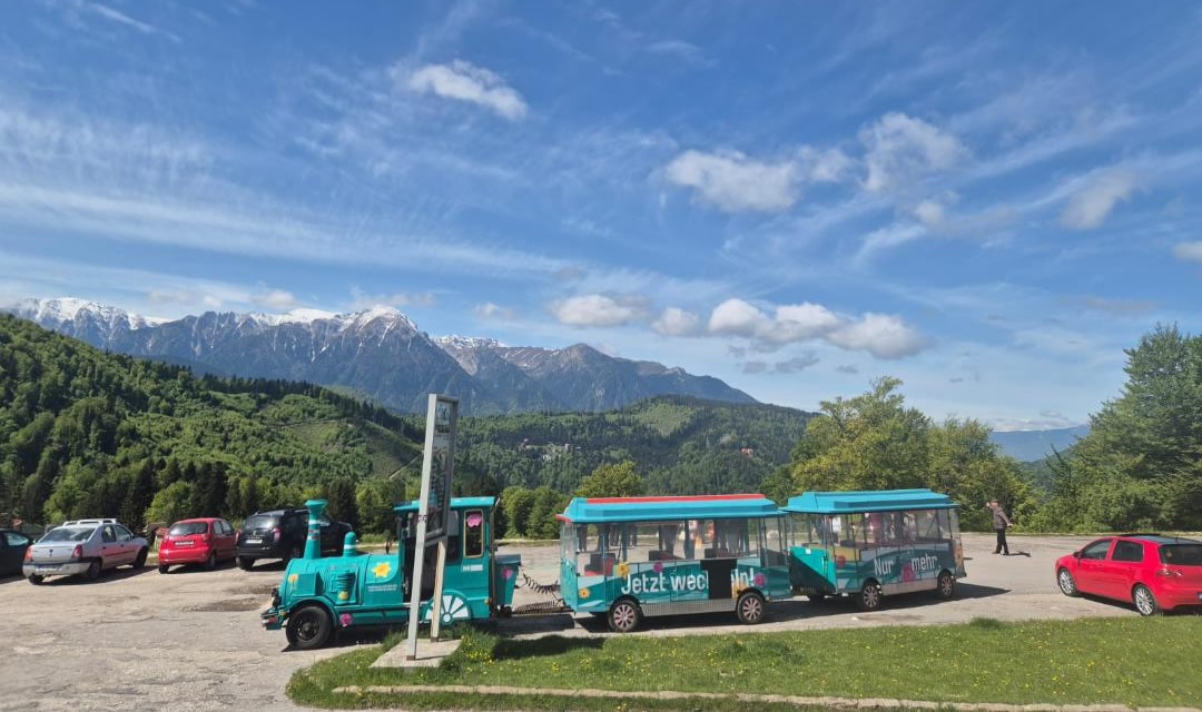 Predeal Express în peisaj de toamnă